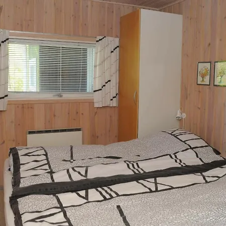 Holiday home Relaxed In With Garden *